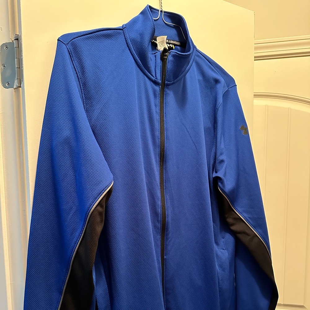 Used Under Armour long sleeve top